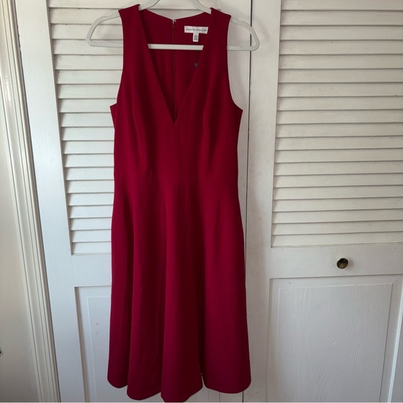 NWT Dress the Population Catalina Crepe VNeck Sleeveless A-Line Dress Burgandy L - Picture 3 of 8